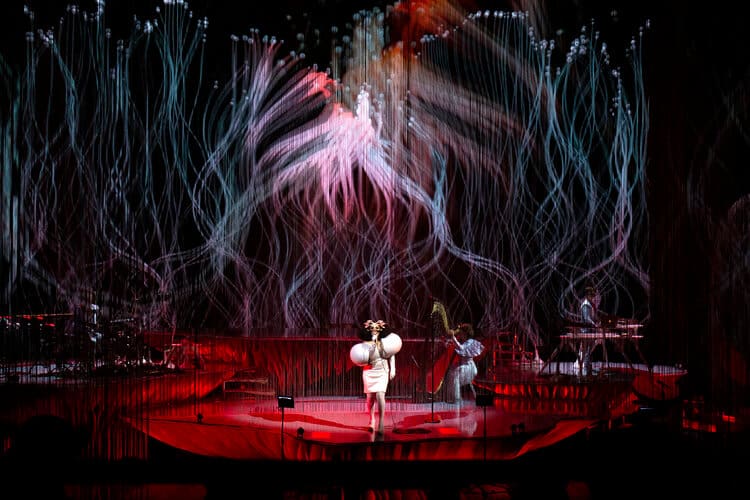 bjork_tour_set_01