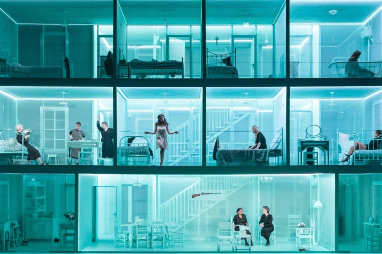 Scenery construction in London